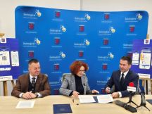 Aplikacja na telefonie ułatwiająca codzienne funkcjonowanie