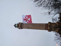 Proporzec Marynarki Wojennej na świnoujskiej latarni.