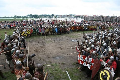 Niedzielna (7 sierpnia) bitwa JOMBSBORGA z NAJEŹDŹCAMI - Festiwal Słowian i Wikingów 2011