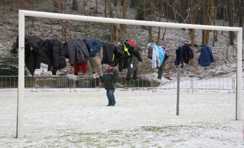 Szatniarska bramka na świnoujskim stadionie (luty 2013)