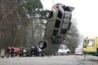 Jeep z ludźmi w kanale Piastowskim